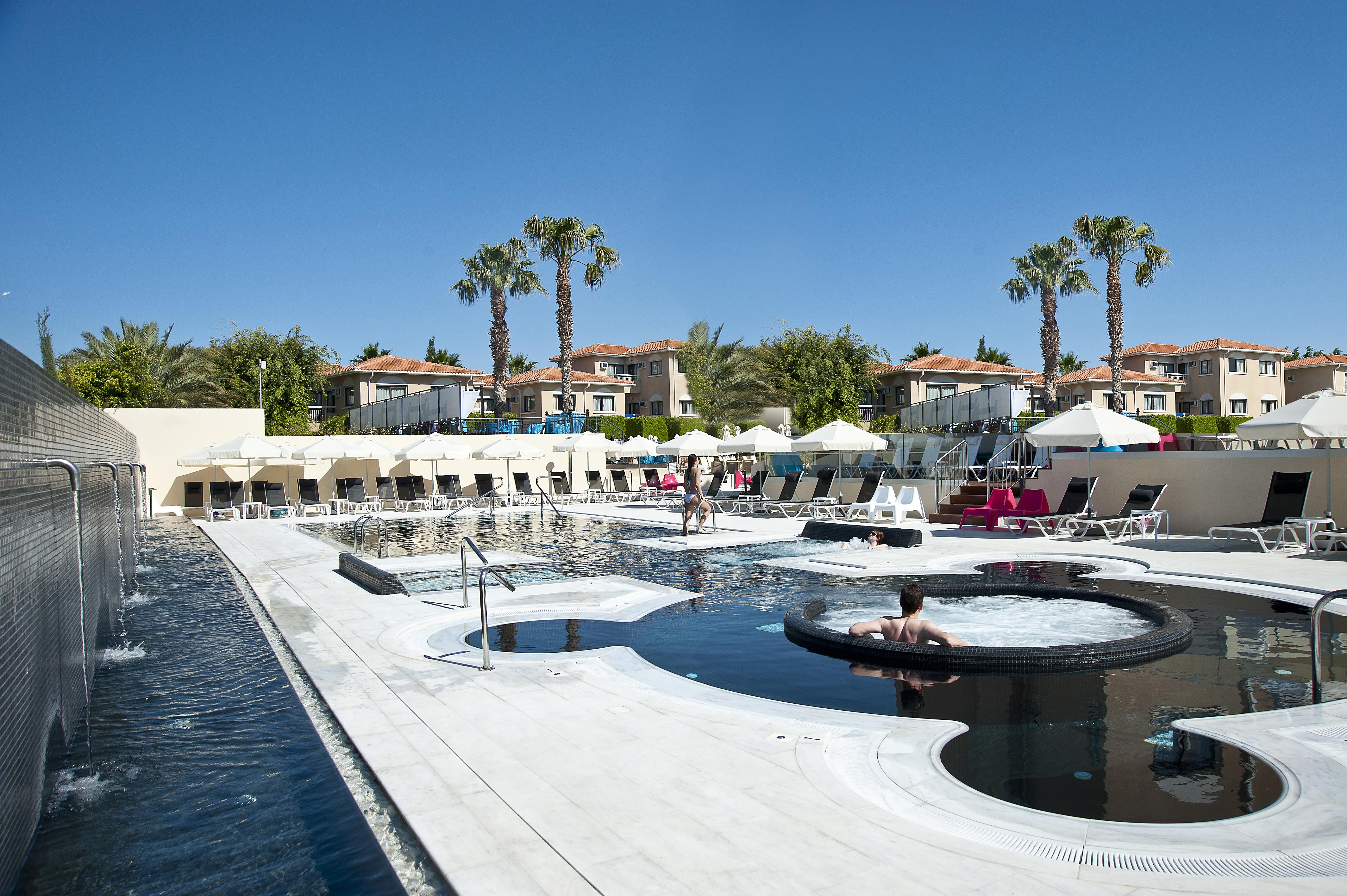 King Jason Paphos - Designed For Adults By Louis Hotels Bagian luar foto