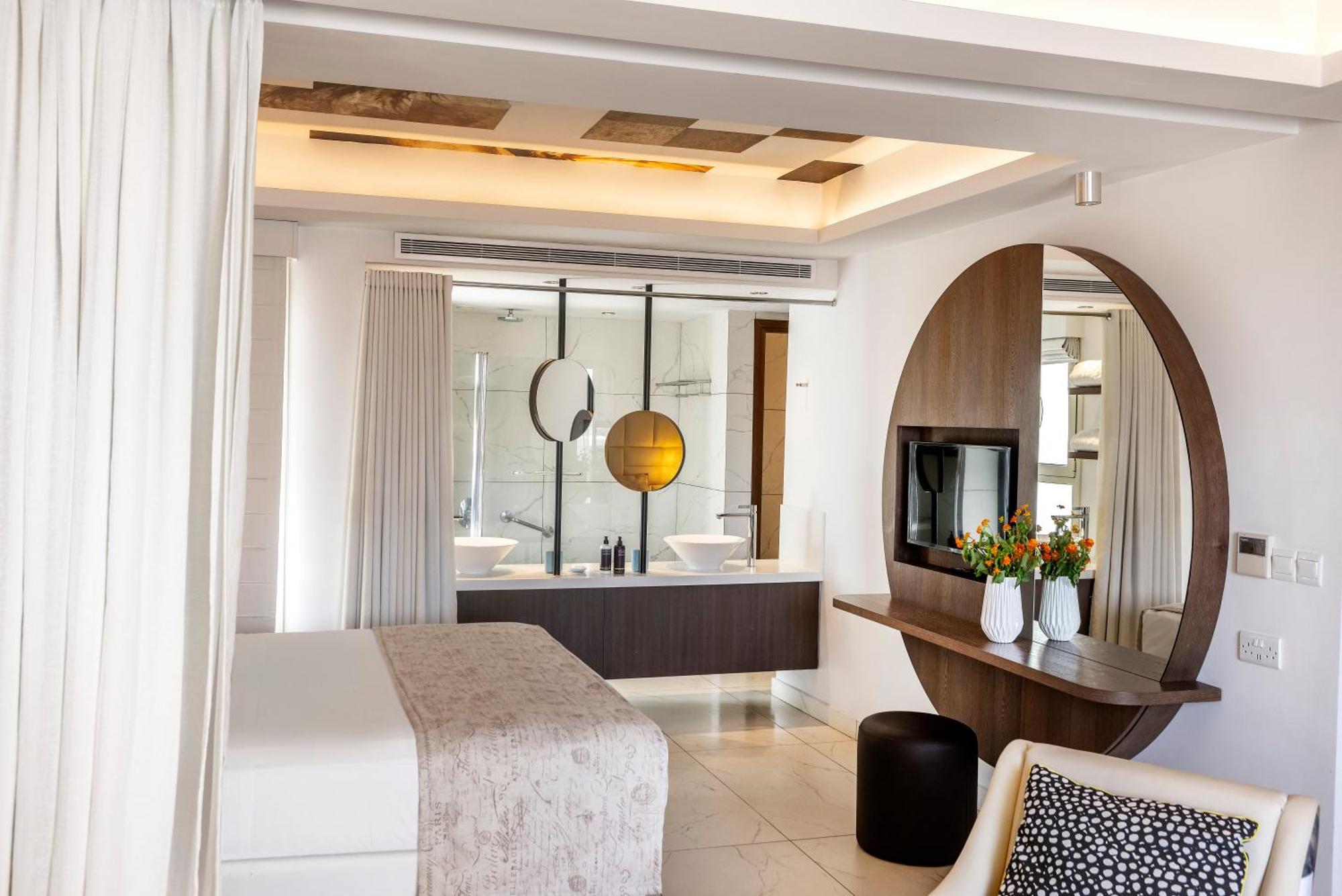 King Jason Paphos - Designed For Adults By Louis Hotels Bagian luar foto