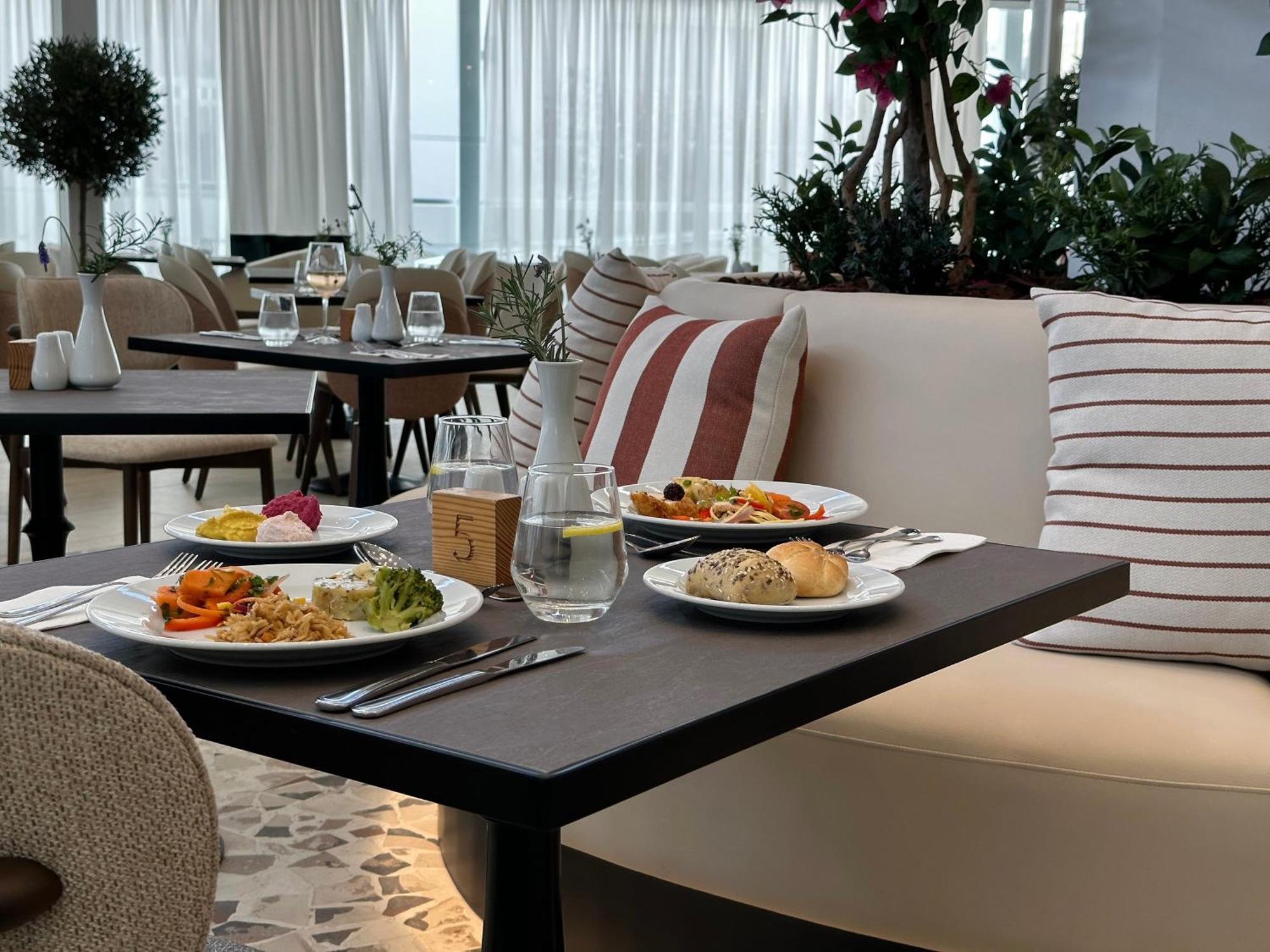 King Jason Paphos - Designed For Adults By Louis Hotels Bagian luar foto