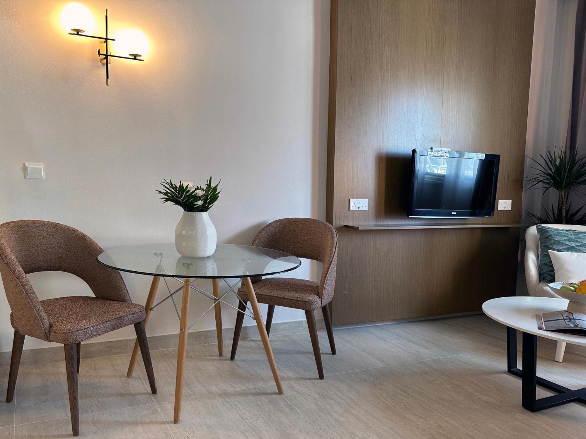 King Jason Paphos - Designed For Adults By Louis Hotels Bagian luar foto